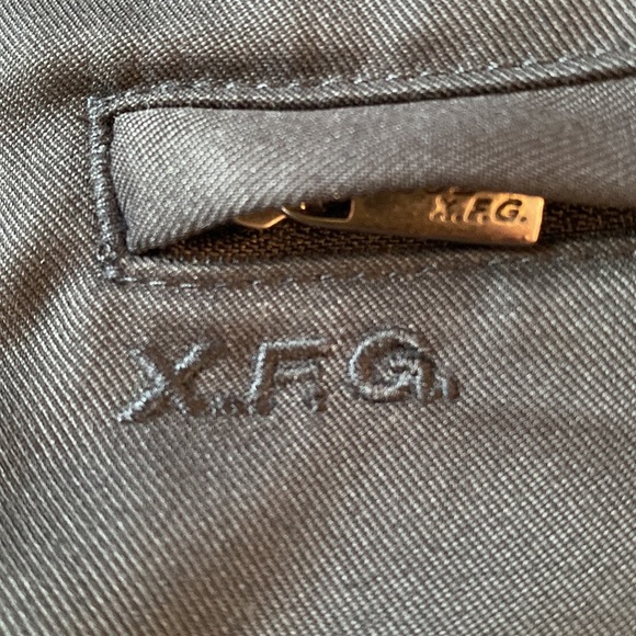 IZOD - XFG Perform X - Size W32 Black Cargo Golf, Sailing Shorts - Picture 4 of 7